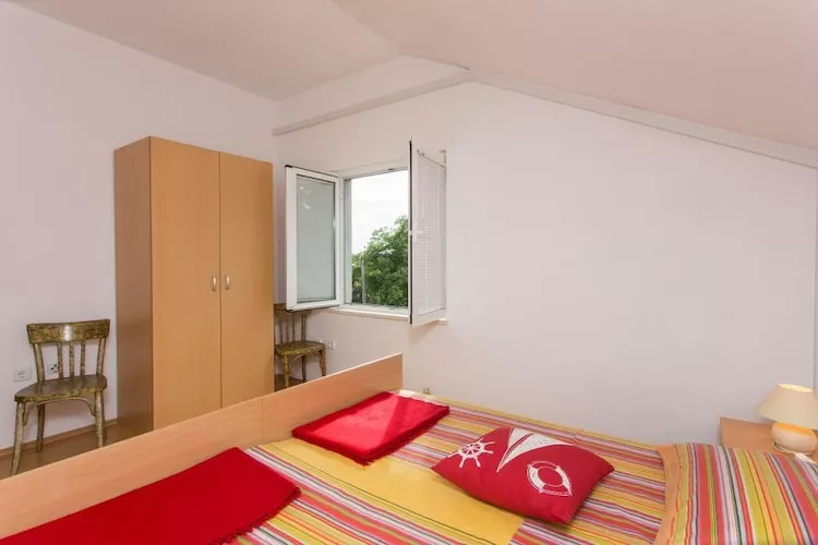 Apartments Villa Maslina - Two Bedroom Apartment with Terrace and Garden View-Slaapkamer