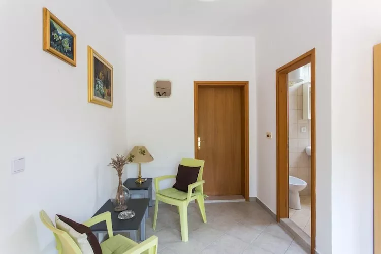 Apartments Villa Maslina - Two Bedroom Apartment with Terrace and Garden View-Badkamer