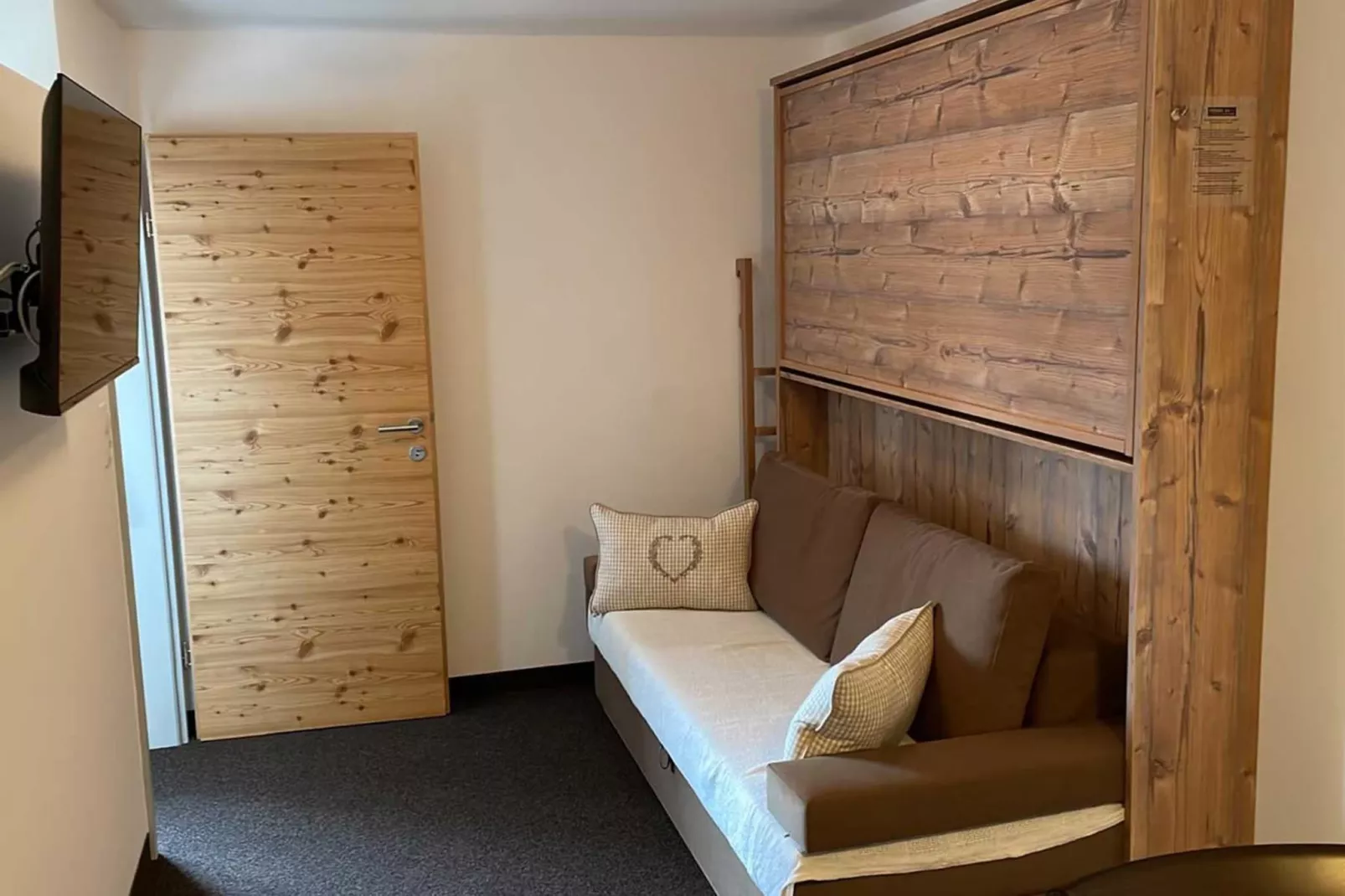 Naviser Hütte Wohnung Kreuzjoch 142-Woonkamer