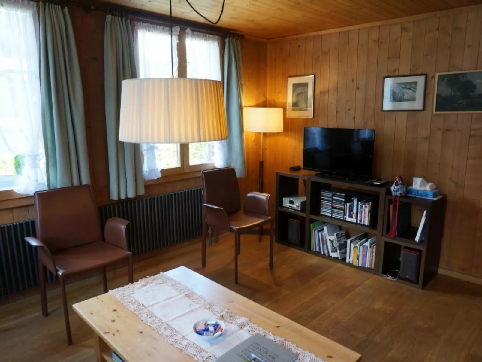 Lena, Chalet-Binnen