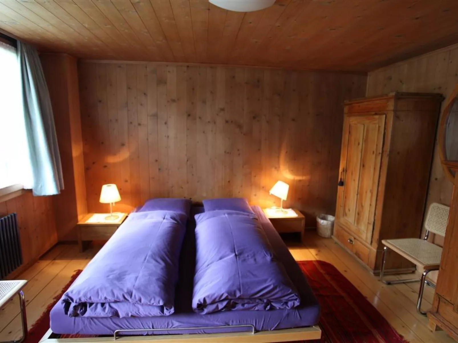 Lena, Chalet-Binnen