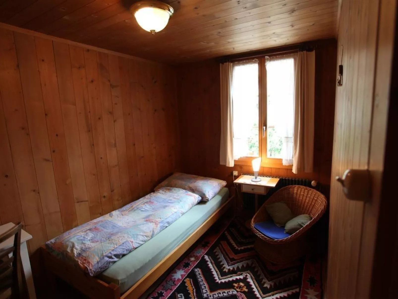 Lena, Chalet-Binnen