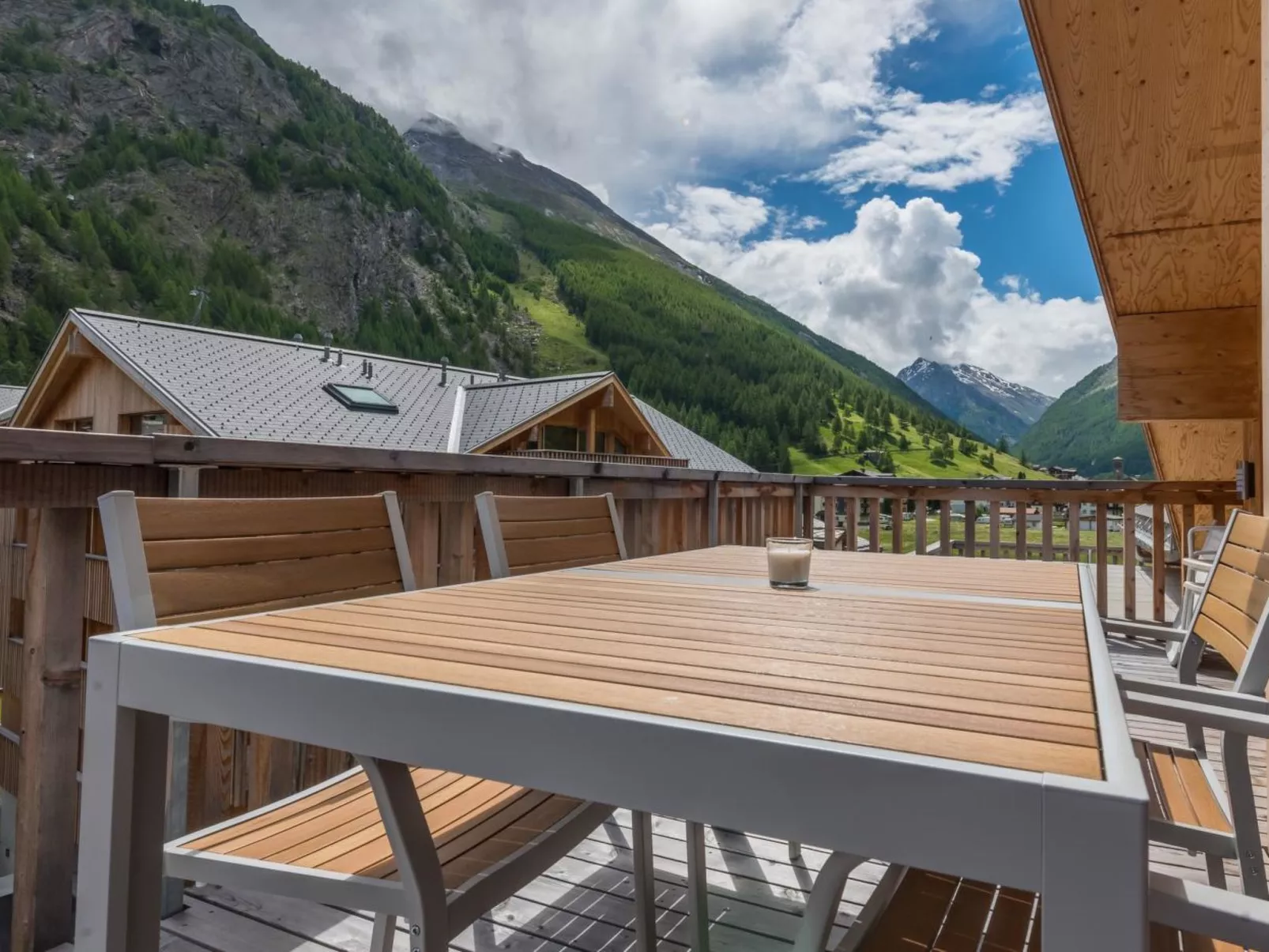 Montela Hotel & Resort - Holiday Stay-Buiten