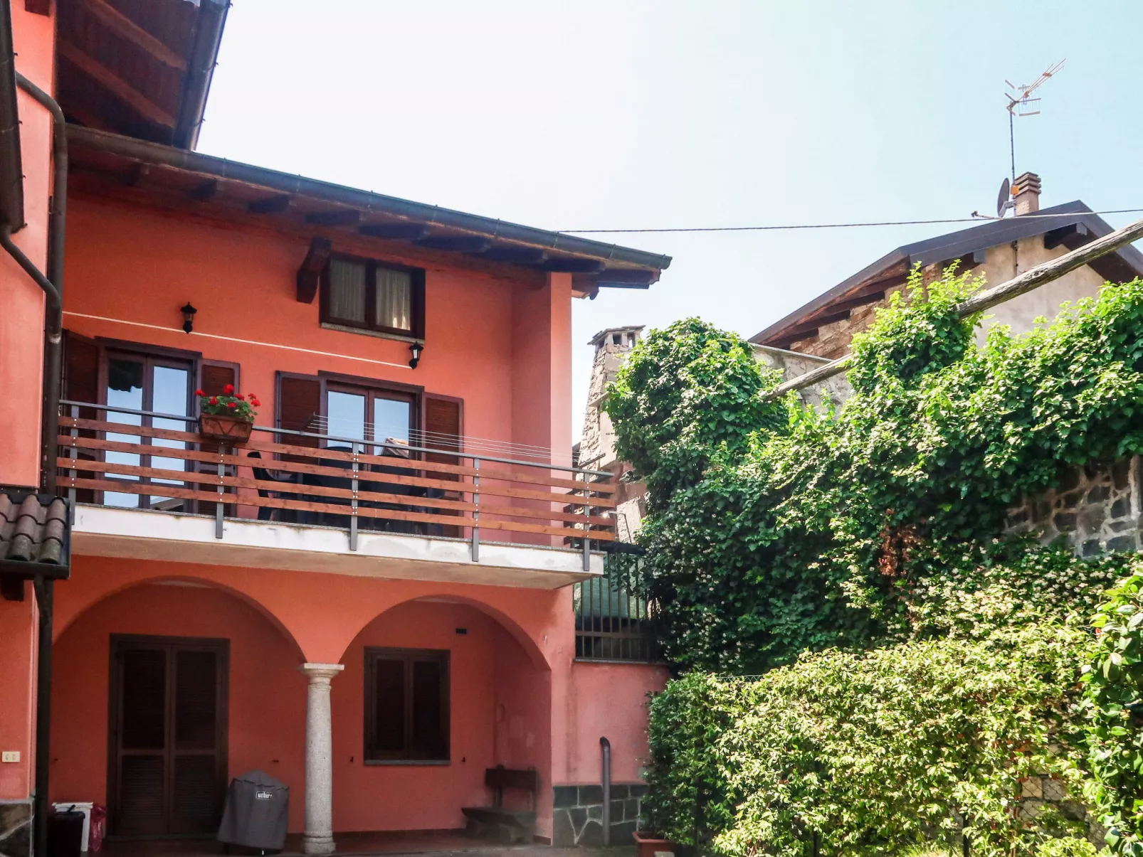 Monte San Giulio-Buiten
