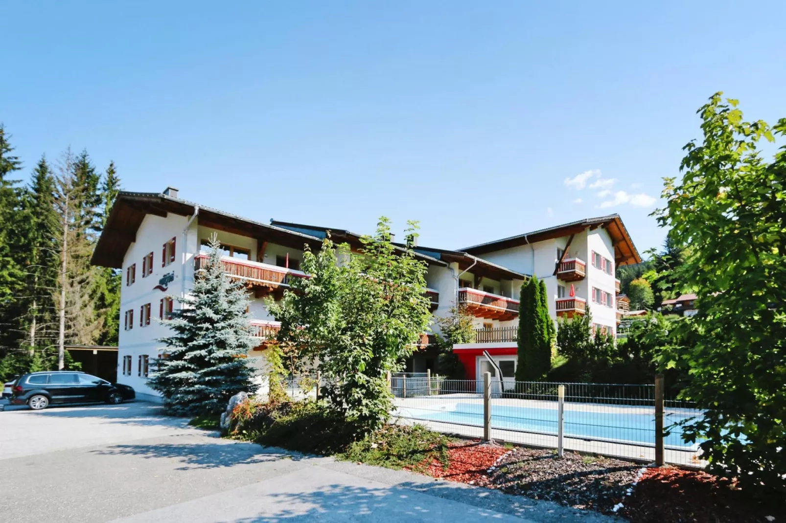 Appartements Isegrim-Buitenkant zomer