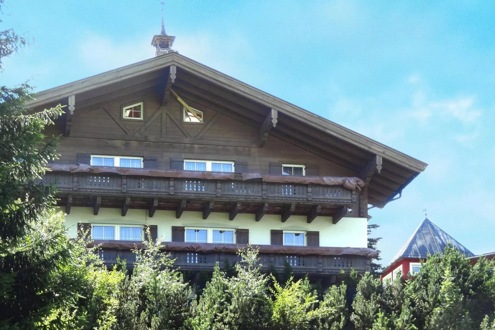 Landhaus Salzburg-Buitenkant zomer