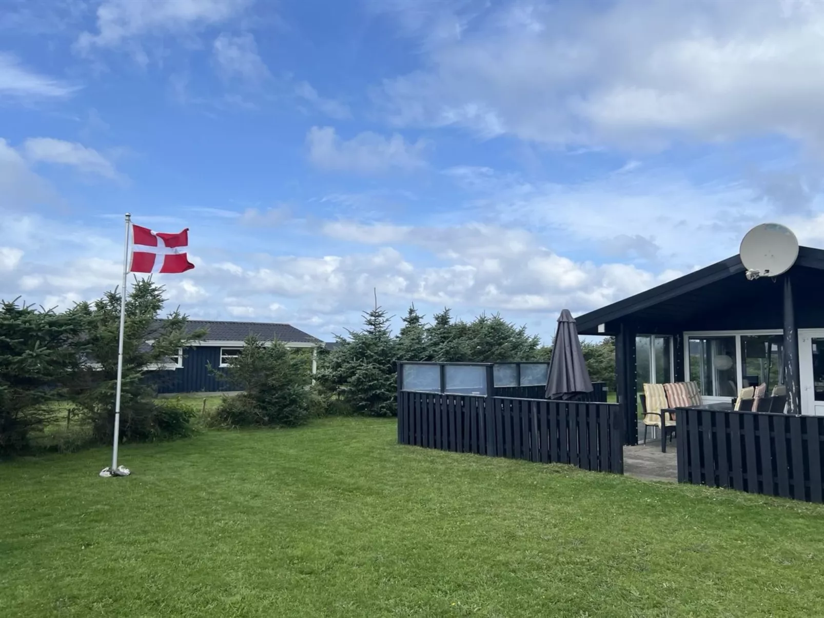 "Erblin" - 400m from the sea-Buiten