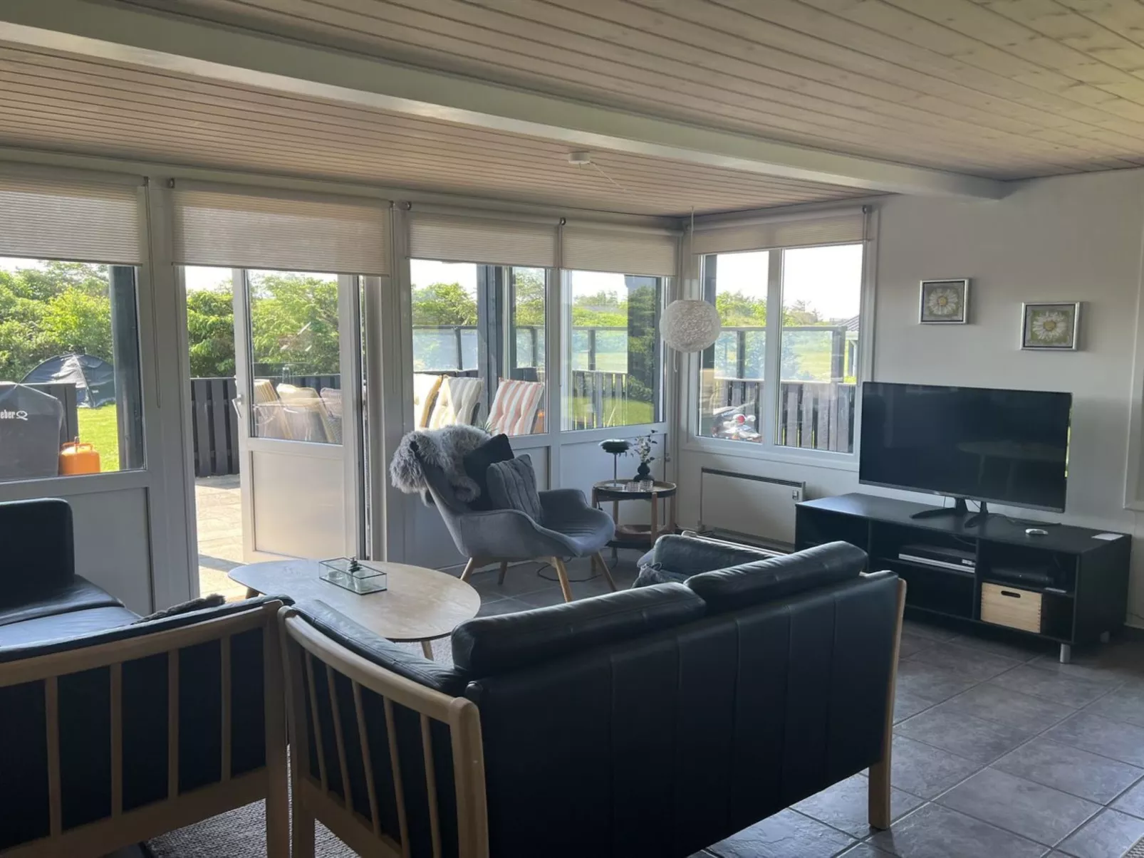 "Erblin" - 400m from the sea-Binnen