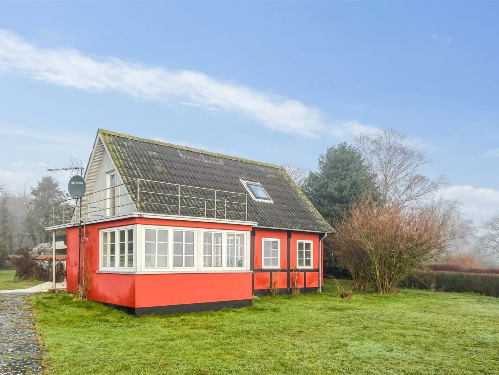 "Hakon" - 40m from the sea-Binnen