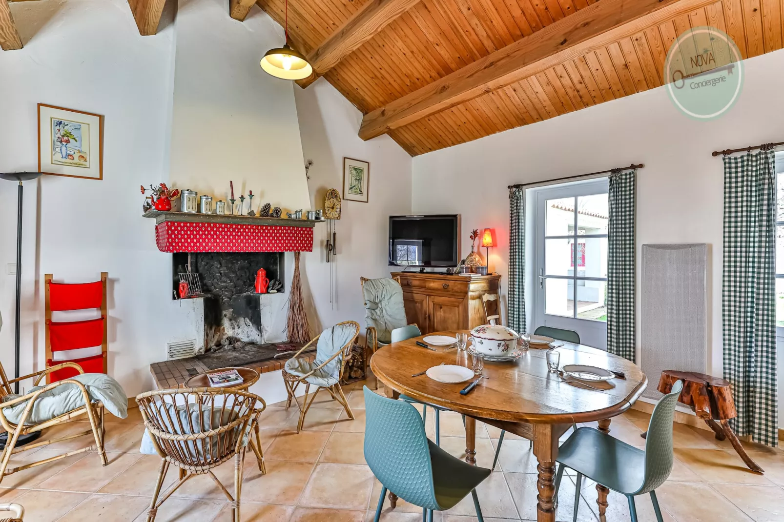 Charmante maison vendéenne-Eetkamer