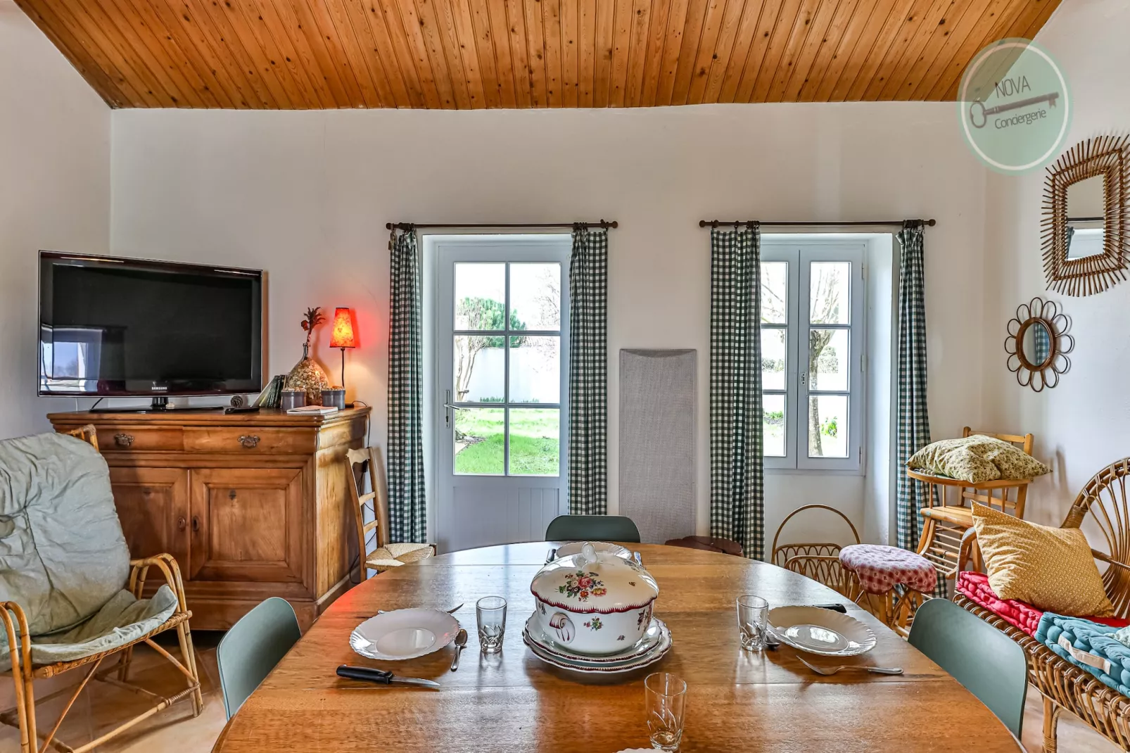 Charmante maison vendéenne-Eetkamer