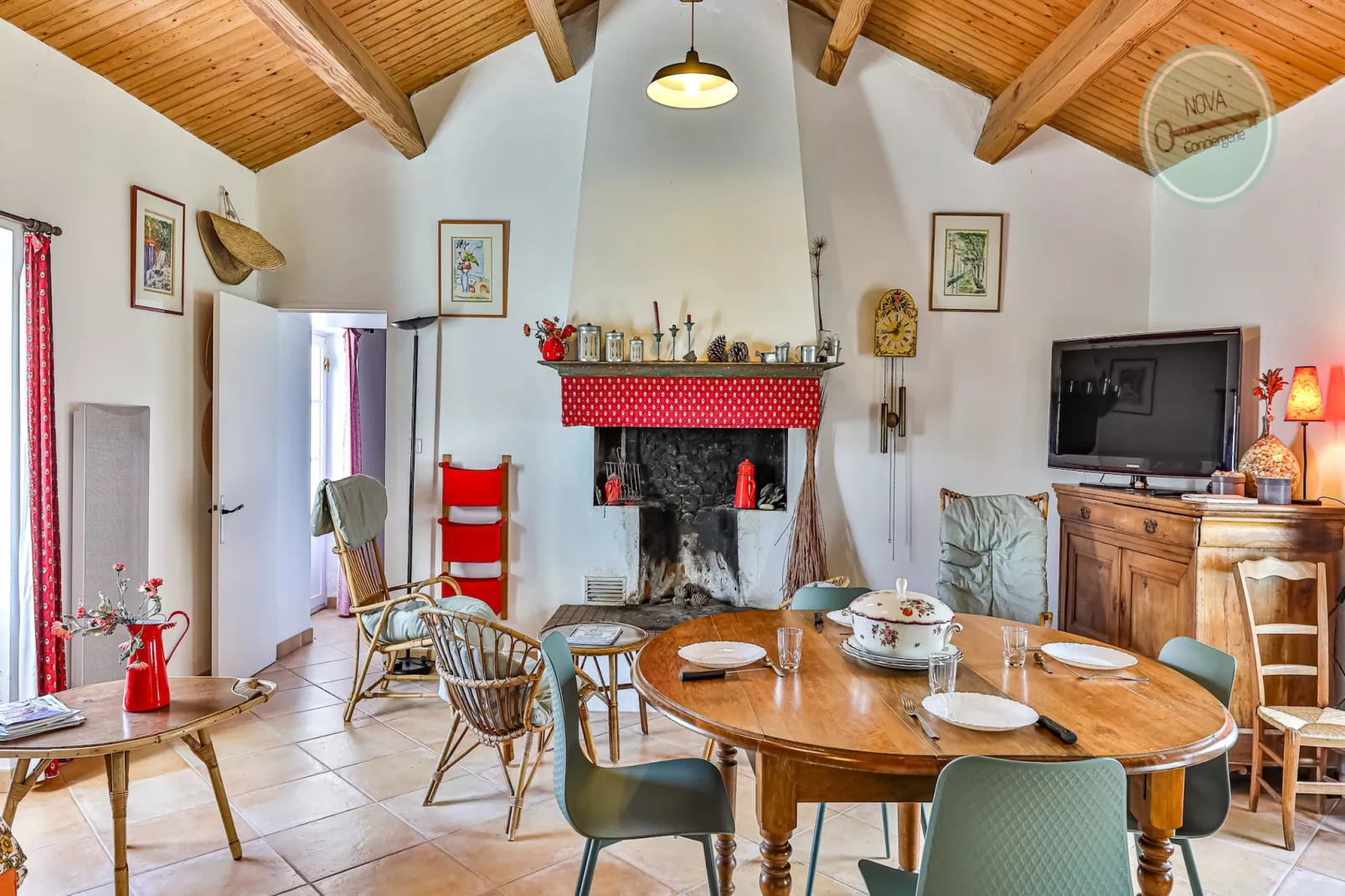 Charmante maison vendéenne-Eetkamer