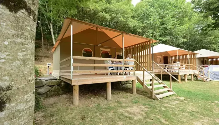 Camping La Vallée de Poupet 