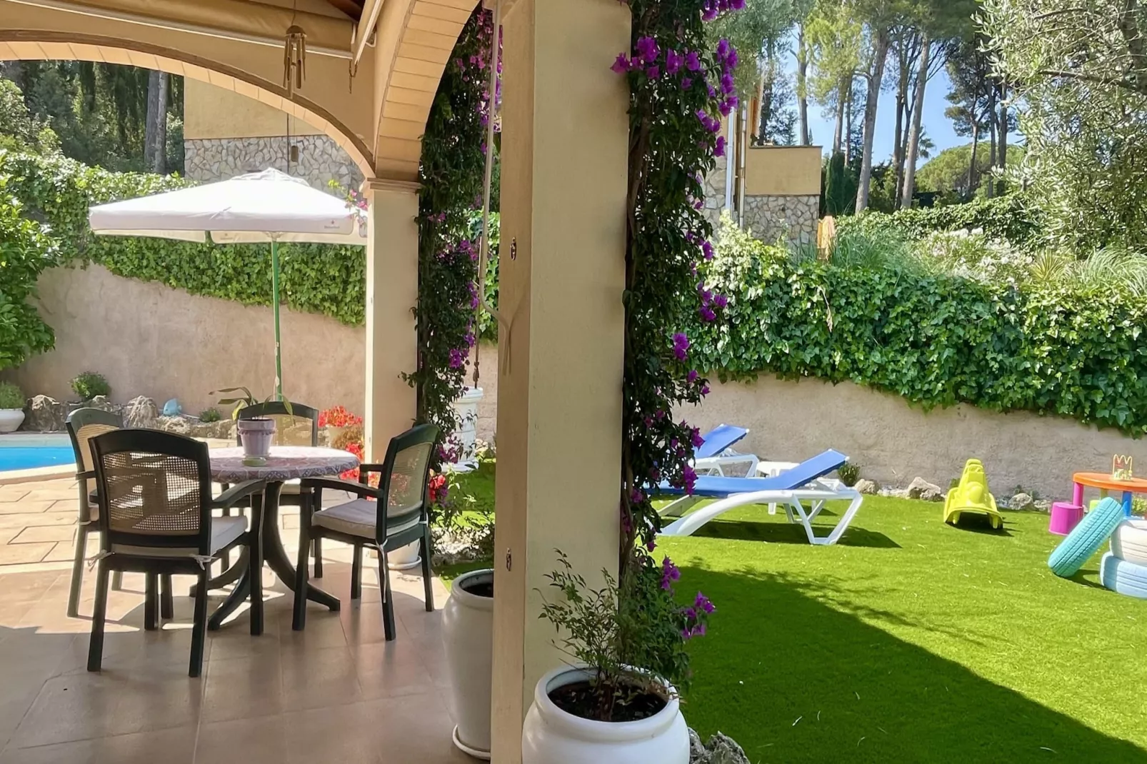 VILLA PINEDA 5-Terrasbalkon