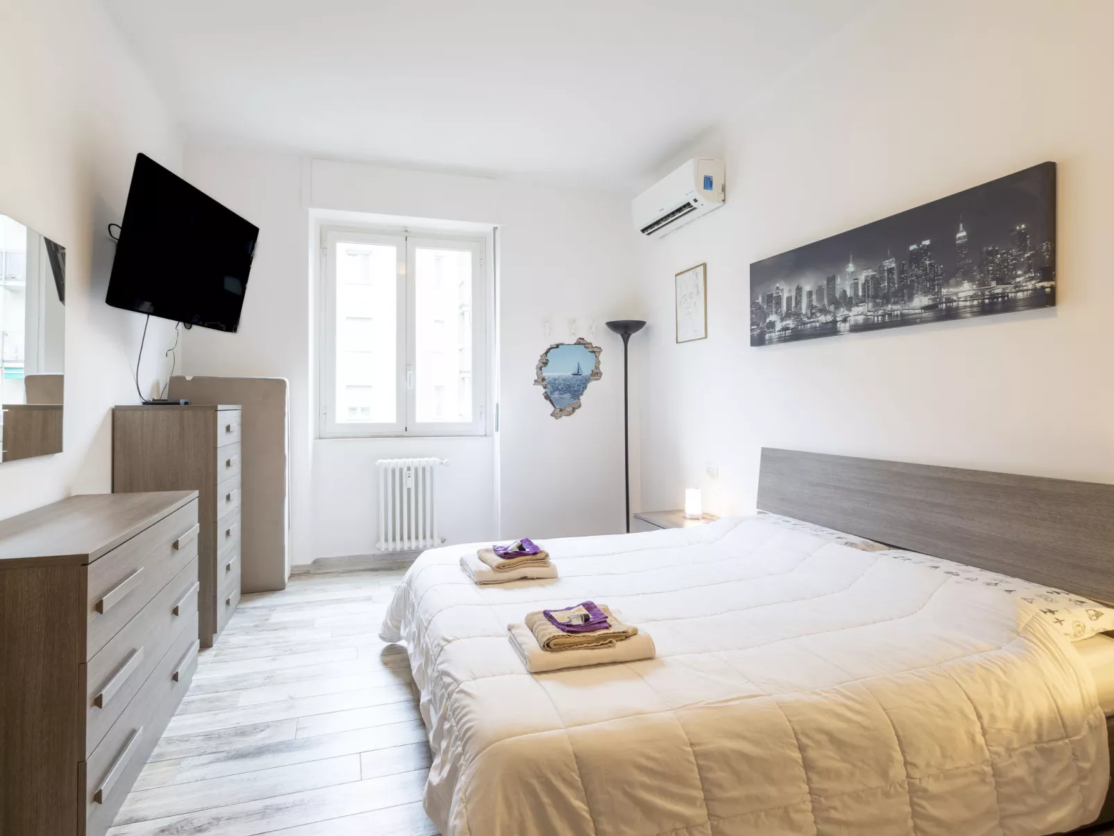 Suzzani Flat