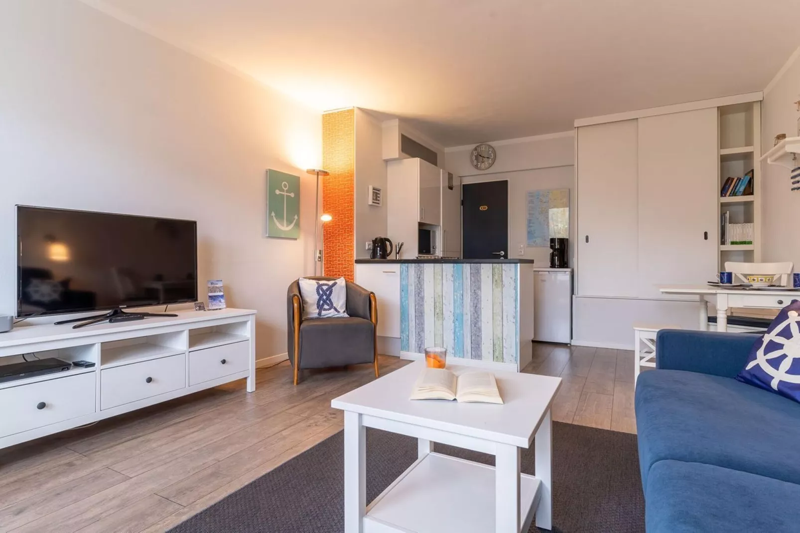 Ankerplatz Büsum Tertius Törn-Woonkamer