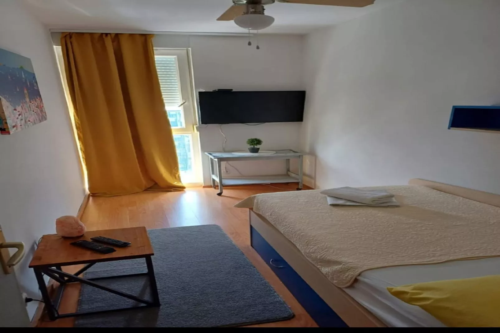 Apartment Alba - Three Bedroom Apartment with Loggia