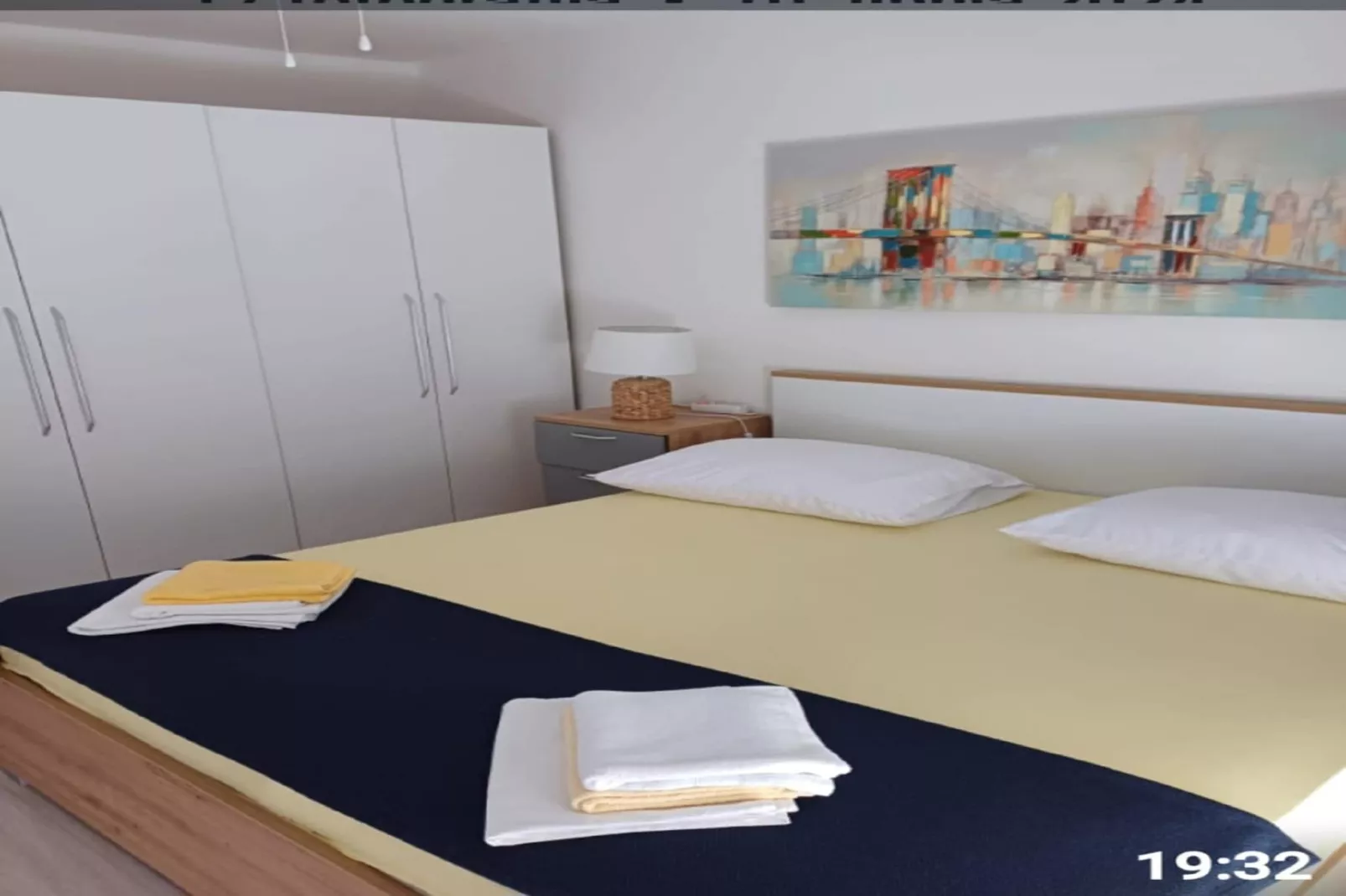 Apartment Alba - Three Bedroom Apartment with Loggia-Slaapkamer