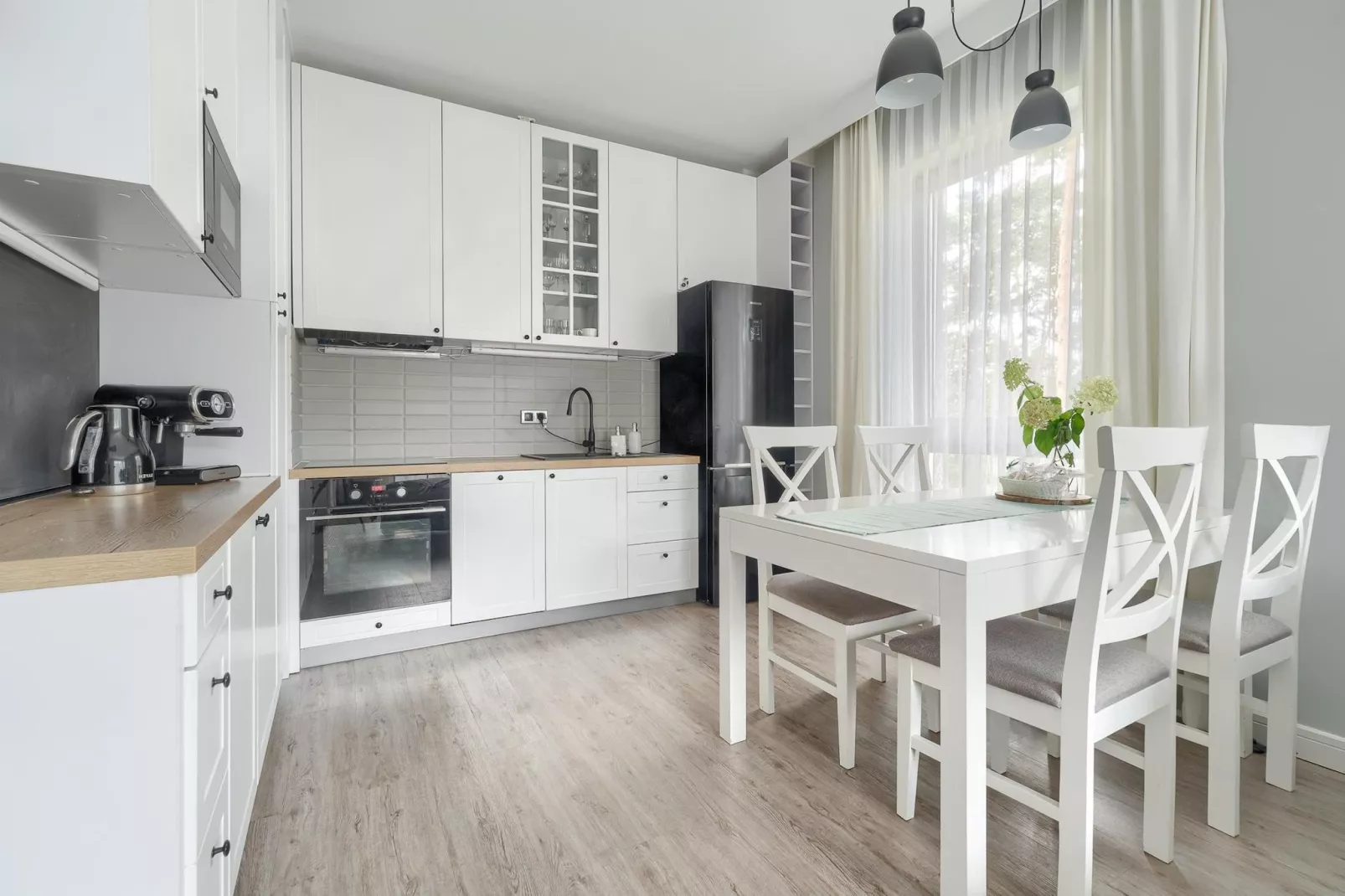Apartament 4-osobowy Grunwaldzka 12C-21 Pobierowo-Eetkamer