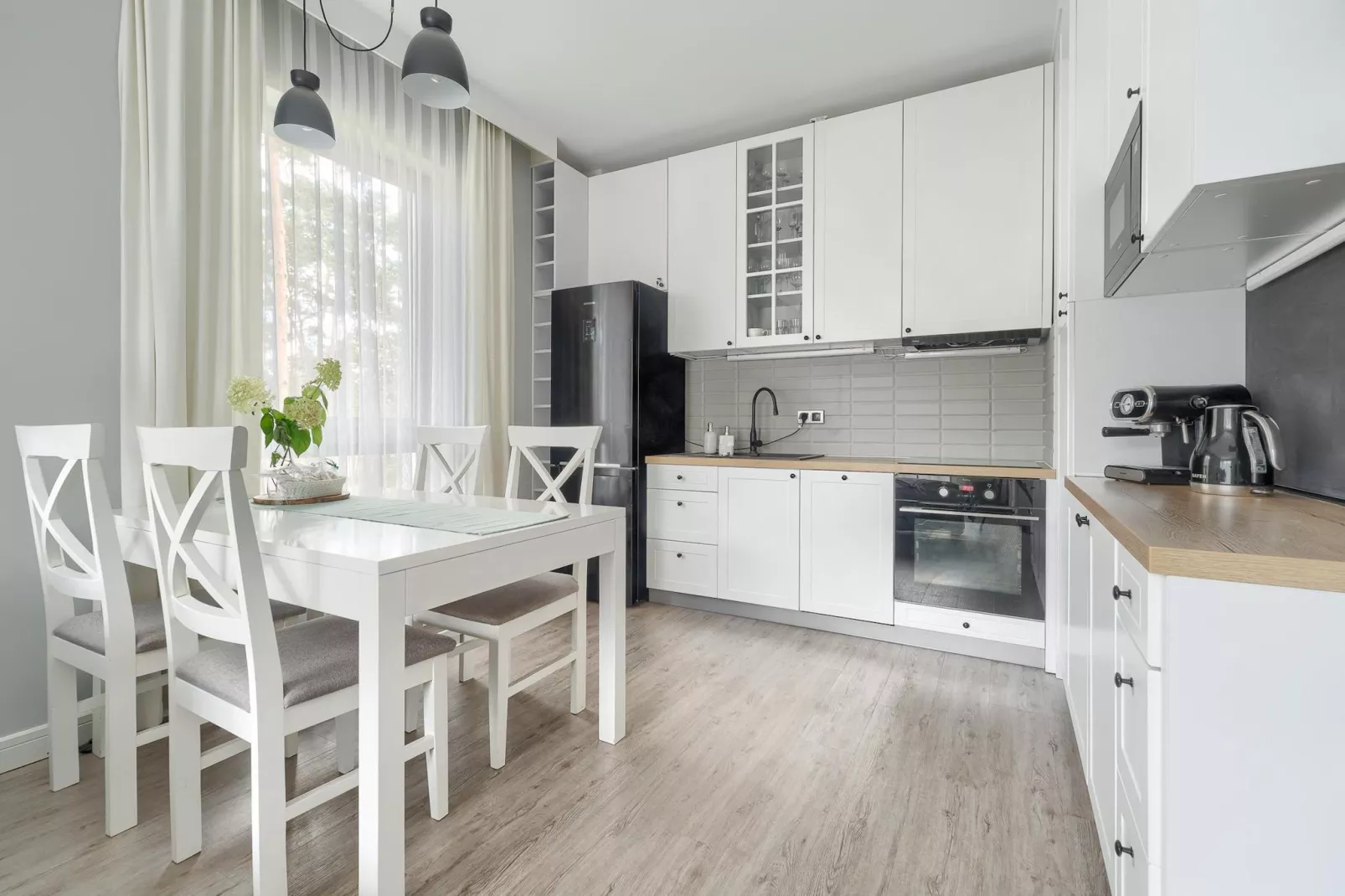 Apartament 4-osobowy Grunwaldzka 12C-21 Pobierowo-Eetkamer