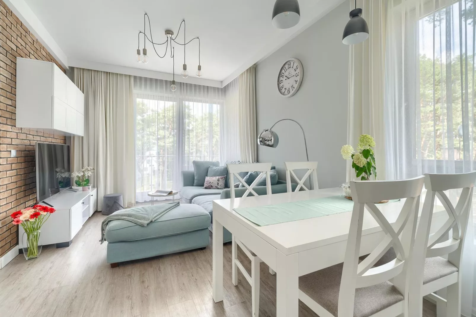 Apartament 4-osobowy Grunwaldzka 12C-21 Pobierowo-Eetkamer