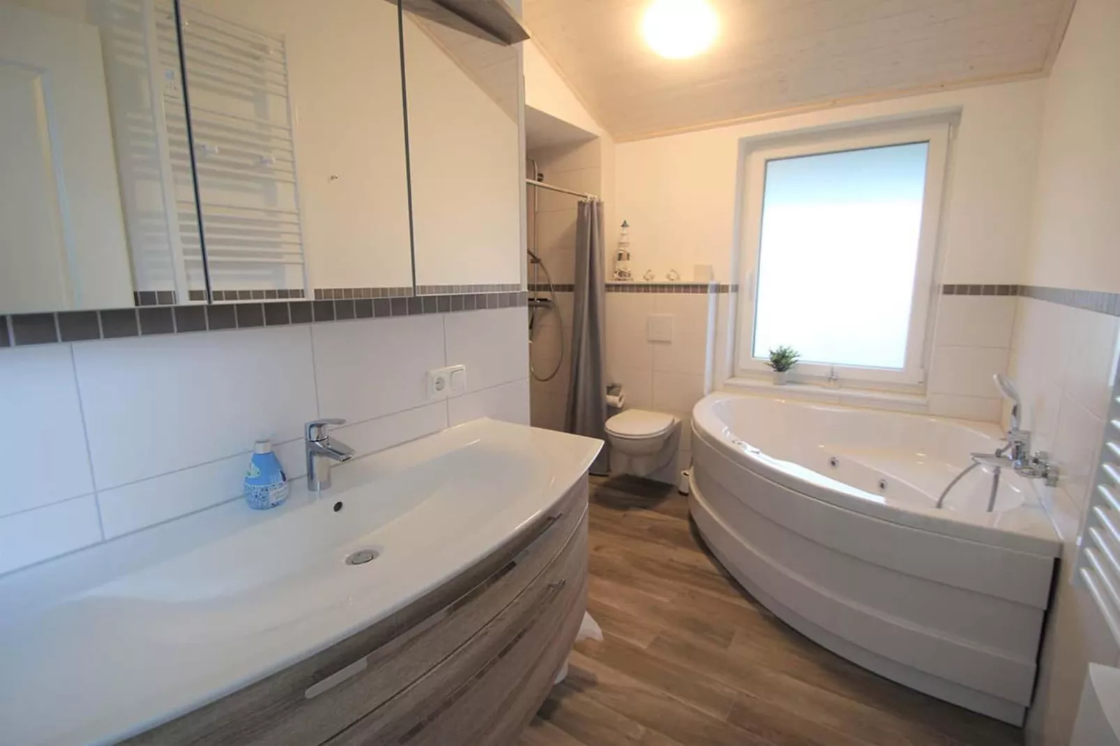 FH Seeschwalbe 333-Badkamer