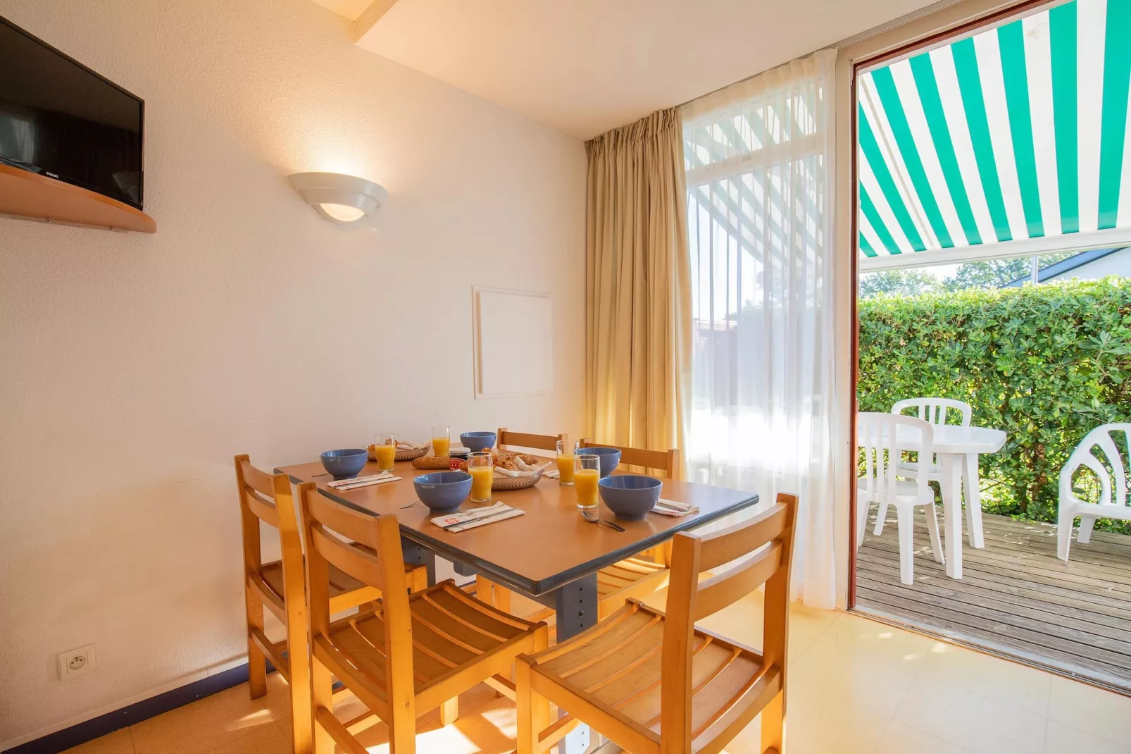 Saint-Jean-Pied-de-Port - Appartement 2 Pièces 4 Personnes 1  bébé-Eetkamer
