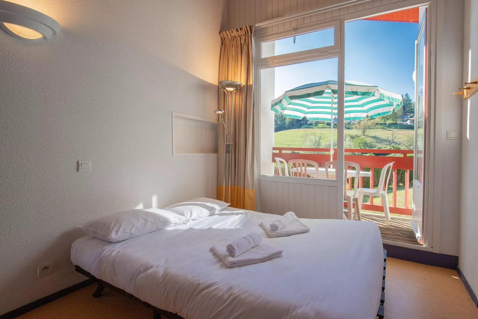 Saint-Jean-Pied-de-Port - Appartement 2 Pièces 4 Personnes 1  bébé-Slaapkamer