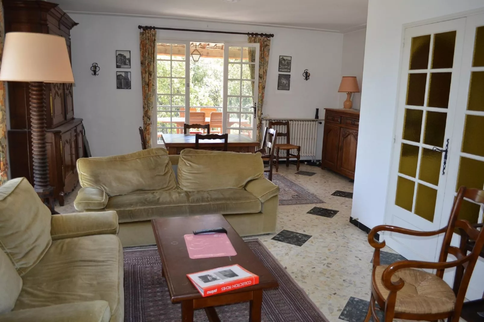Villa les Combettes-Woonkamer