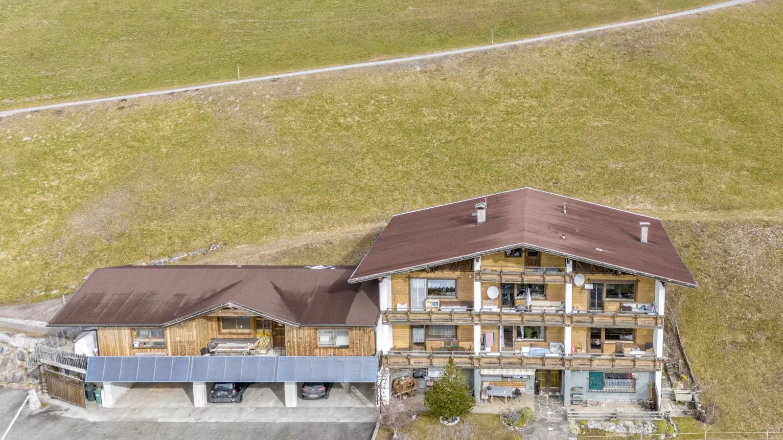 Berghof-Exterieur winter