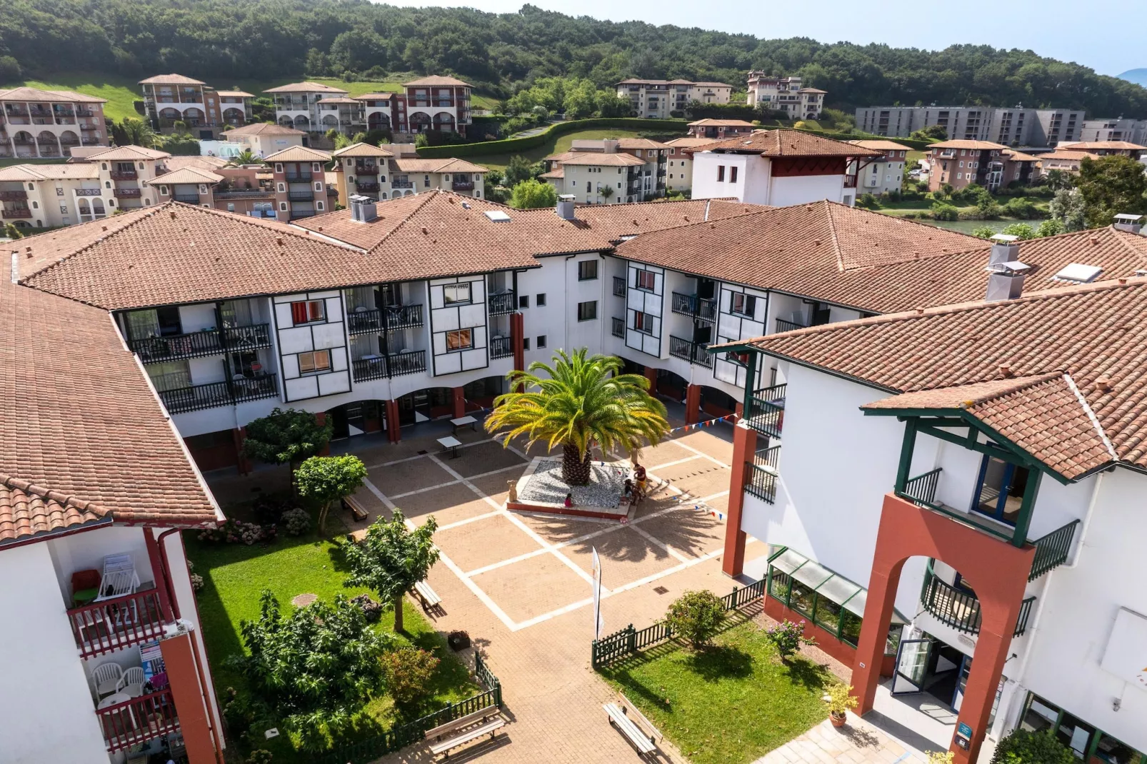 Urrugne Saint-Jean-de-Luz - Appartement 2 Pièces 4 Personnes 1  bébé 2 salles d'eau