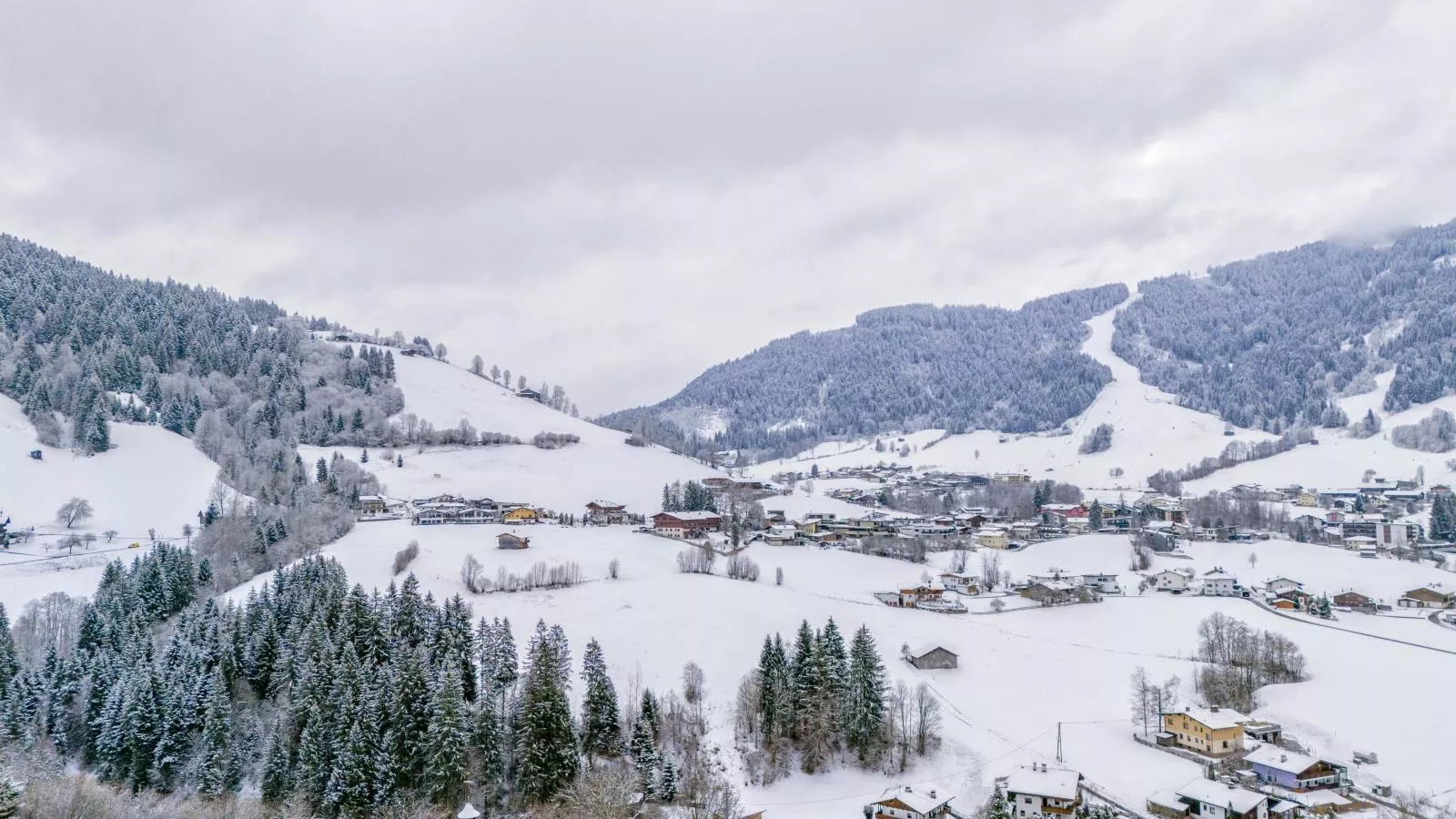 Tiroler Bergtraum Top 1-Uitzicht winter
