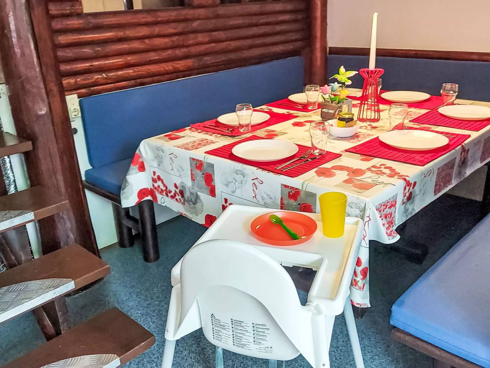 Woodys- Waldhütte-Binnen