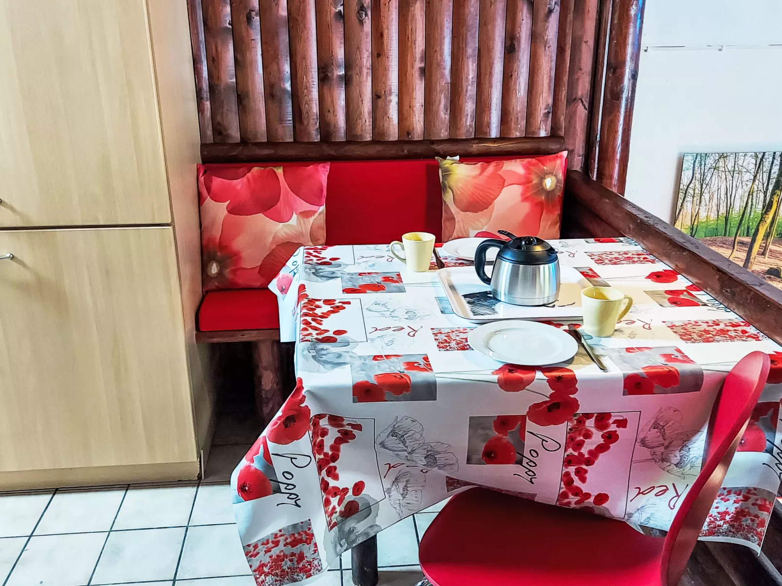 Woodys- Waldhütte-Binnen