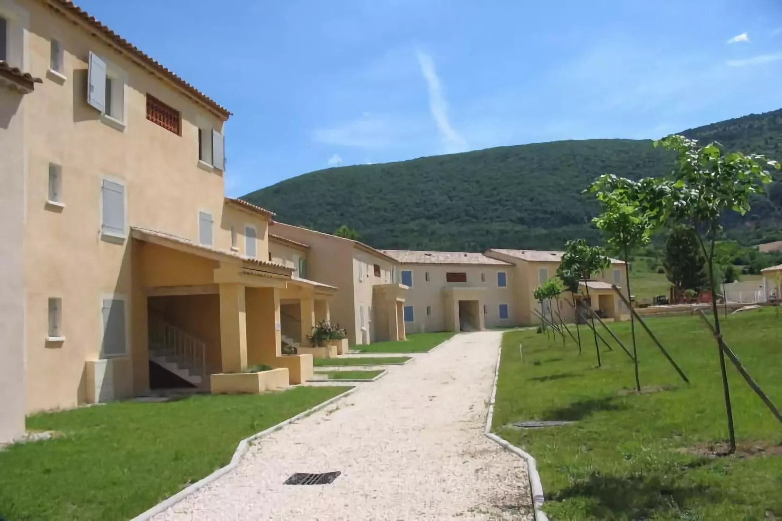 Résidence Les Sources - Montbrun-les-Bains // Apt T2 - 4 pers 2P4-Buitenkant zomer