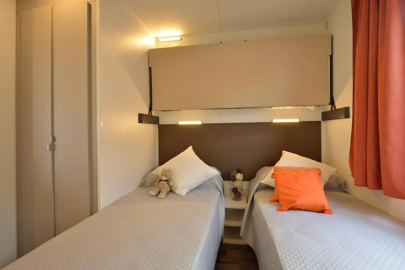 Caravan park della Colombaia, Padenghe sul Garda-CM Top Hill-Slaapkamer