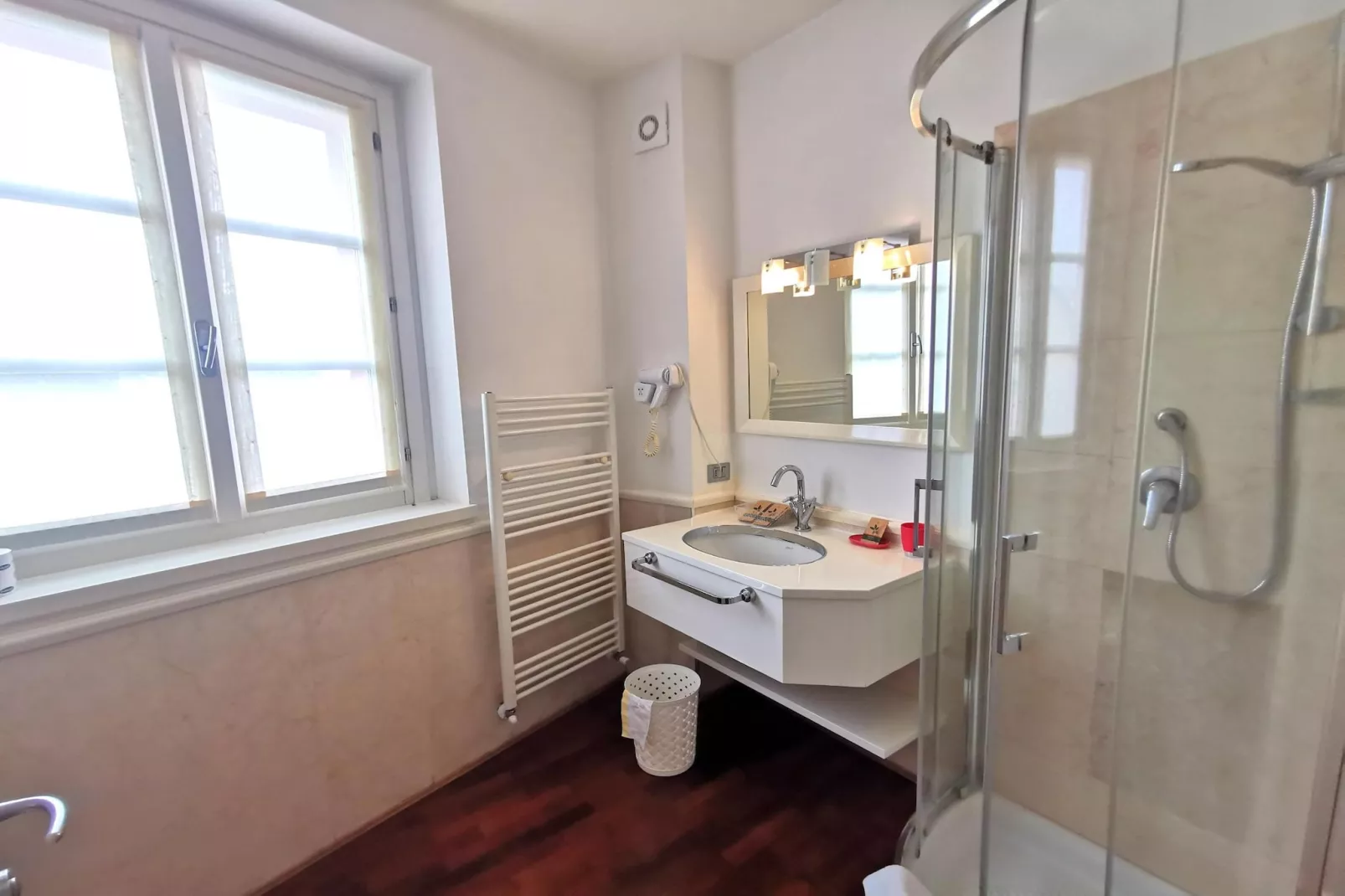 Residence Antico Verbano Meina-Trilo 6-Badkamer