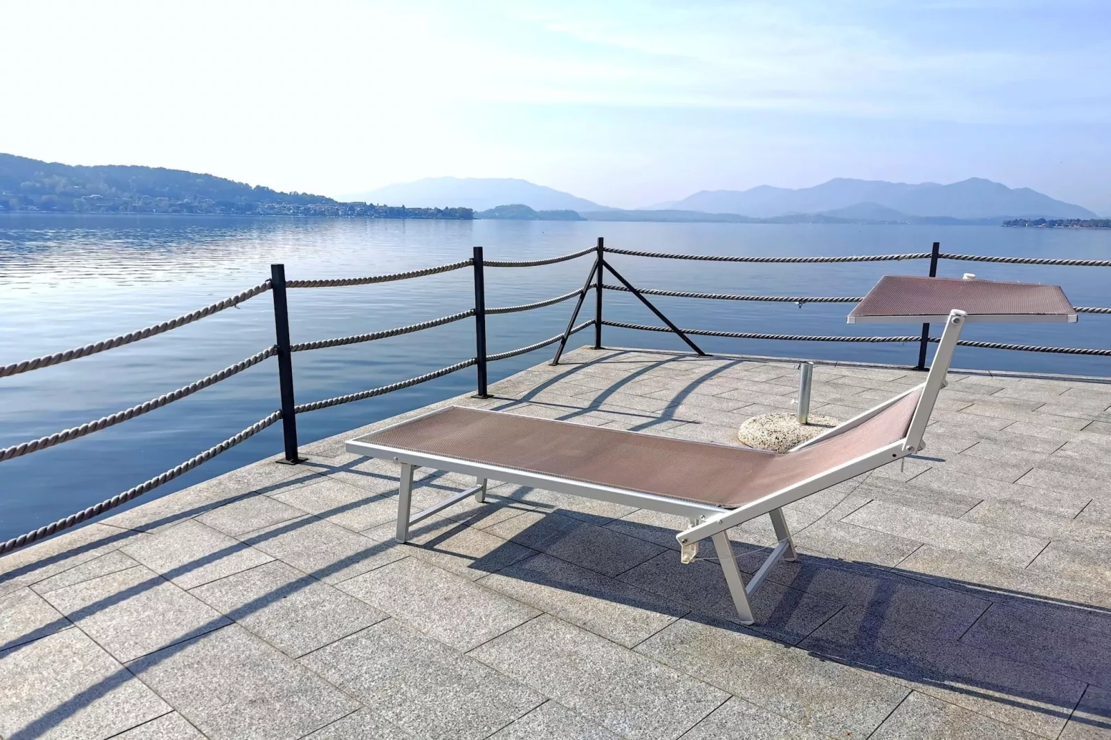 Residence Antico Verbano Meina-Trilo 6-Uitzicht zomer