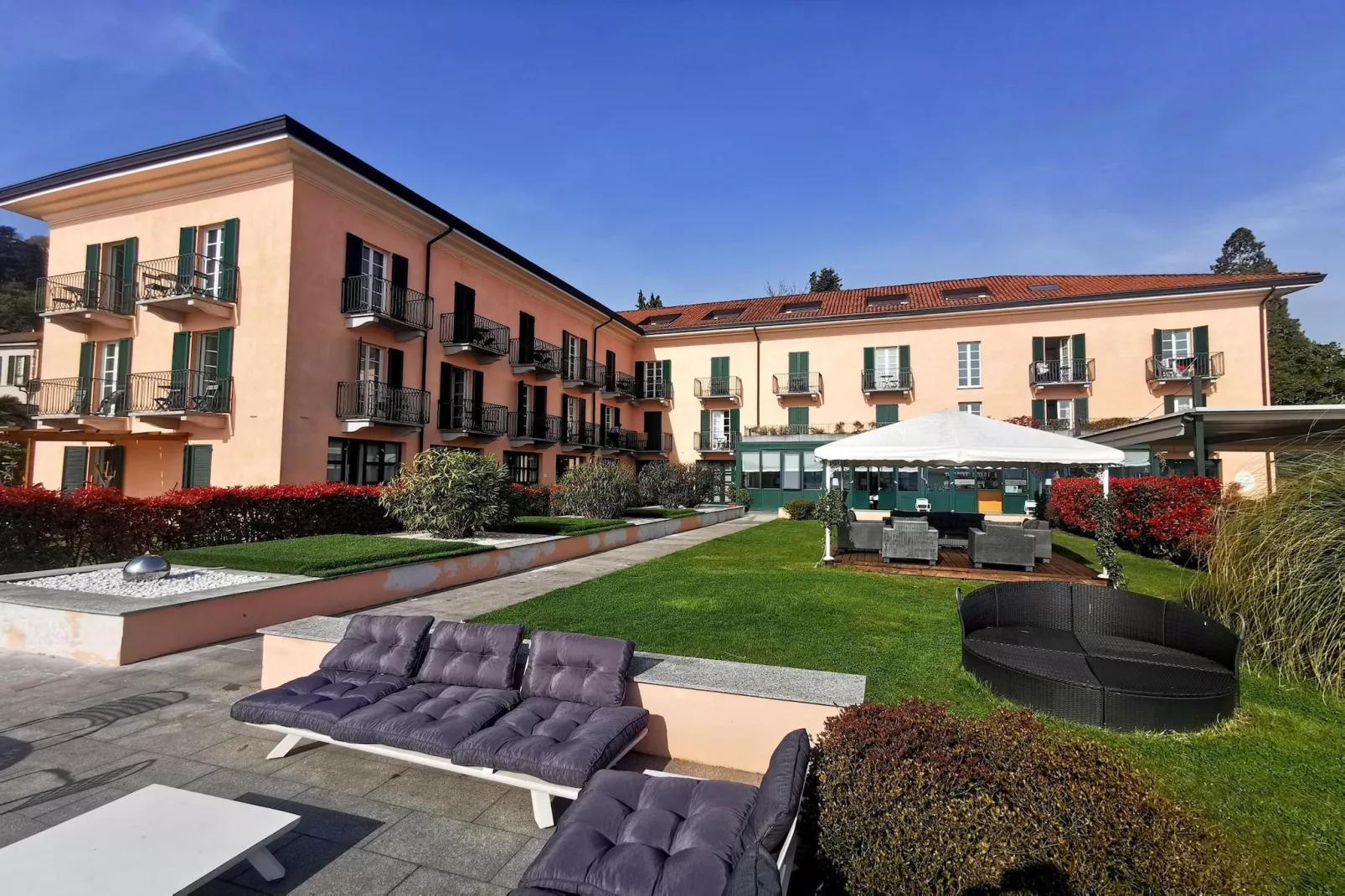 Residence Antico Verbano Meina-Trilo 6-Buitenkant zomer