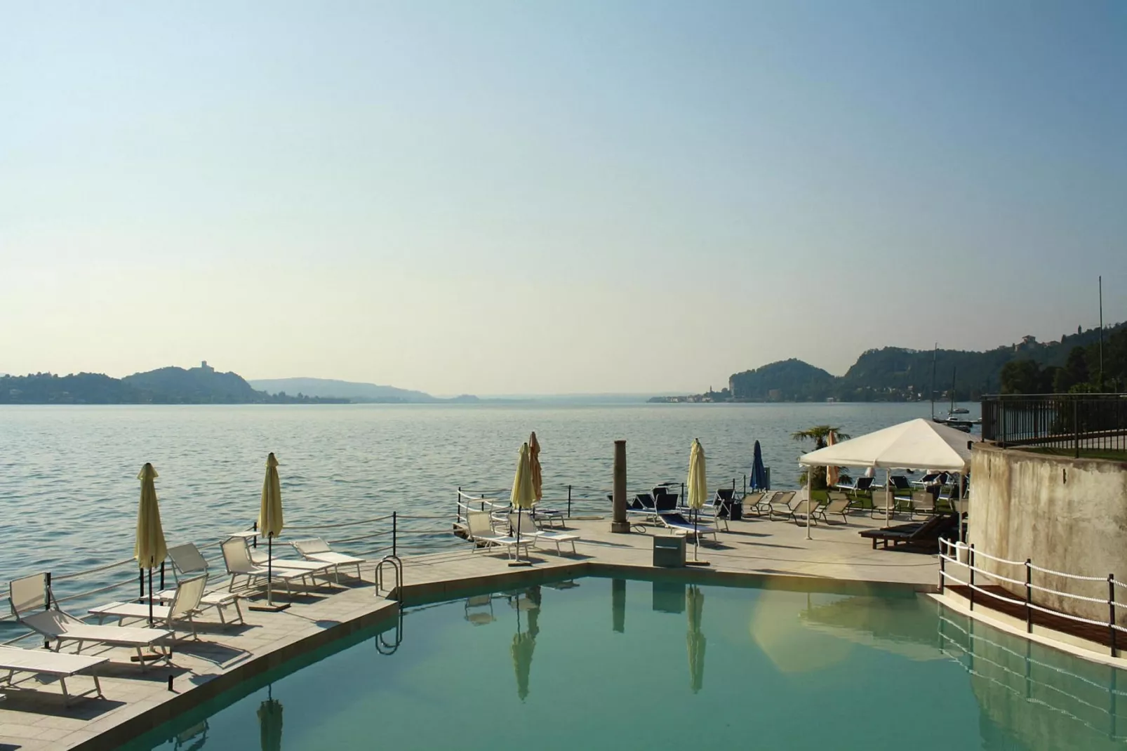 Residence Antico Verbano Meina-Trilo 6-Zwembad