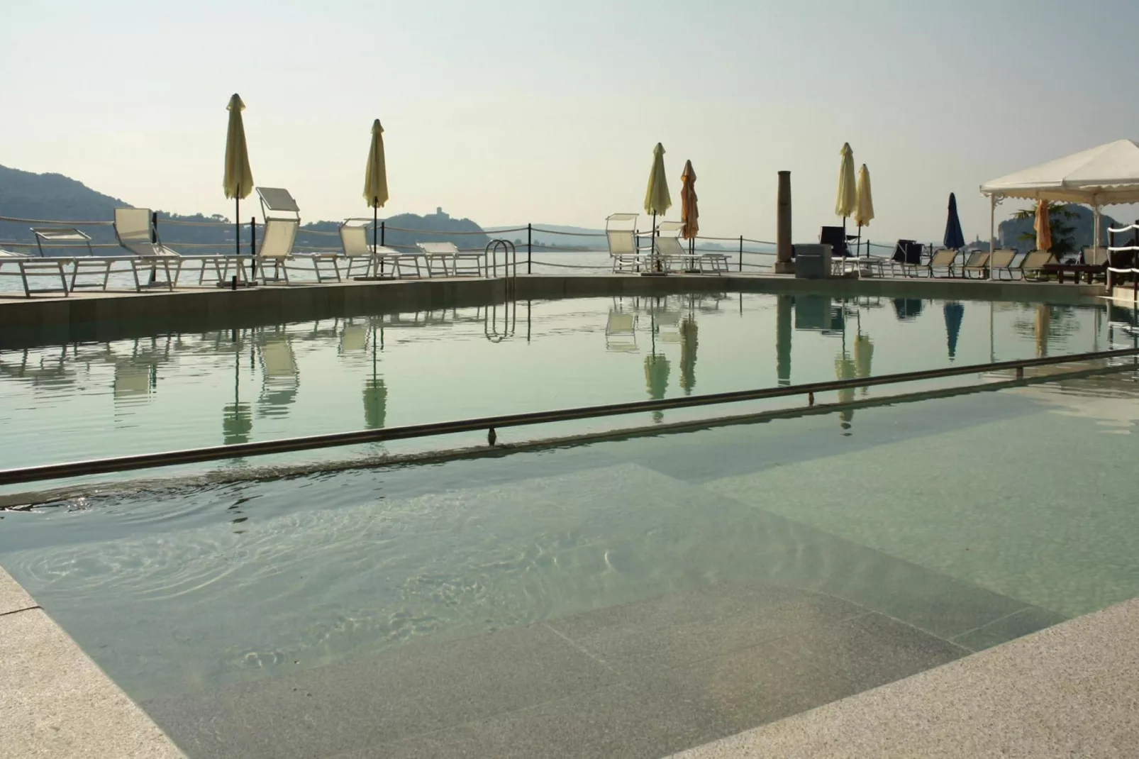 Residence Antico Verbano Meina-Trilo 6-Zwembad