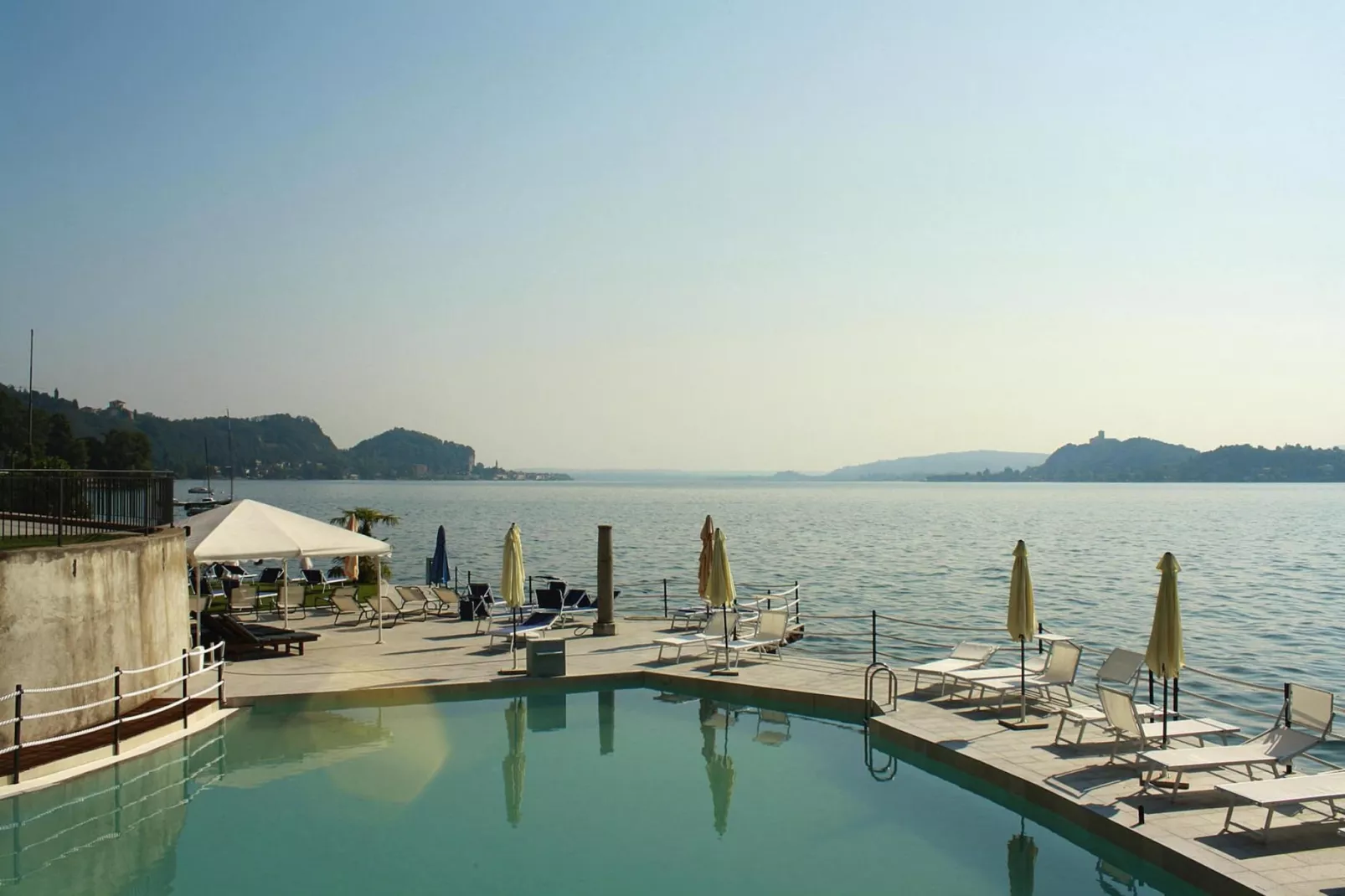 Residence Antico Verbano Meina-Trilo 6-Gebieden zomer 1km