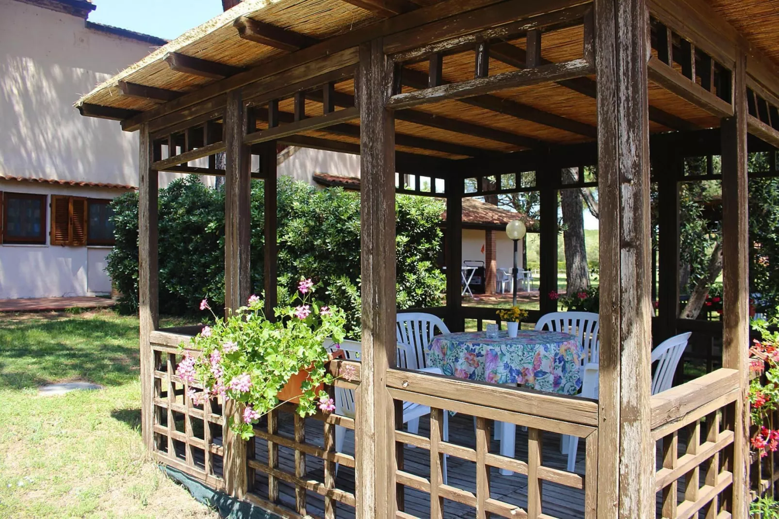 Ferienanlage Azienda Canova Seconda Marina di Grosseto EG Nebengebäude mit Gartenanteil-Terrasbalkon