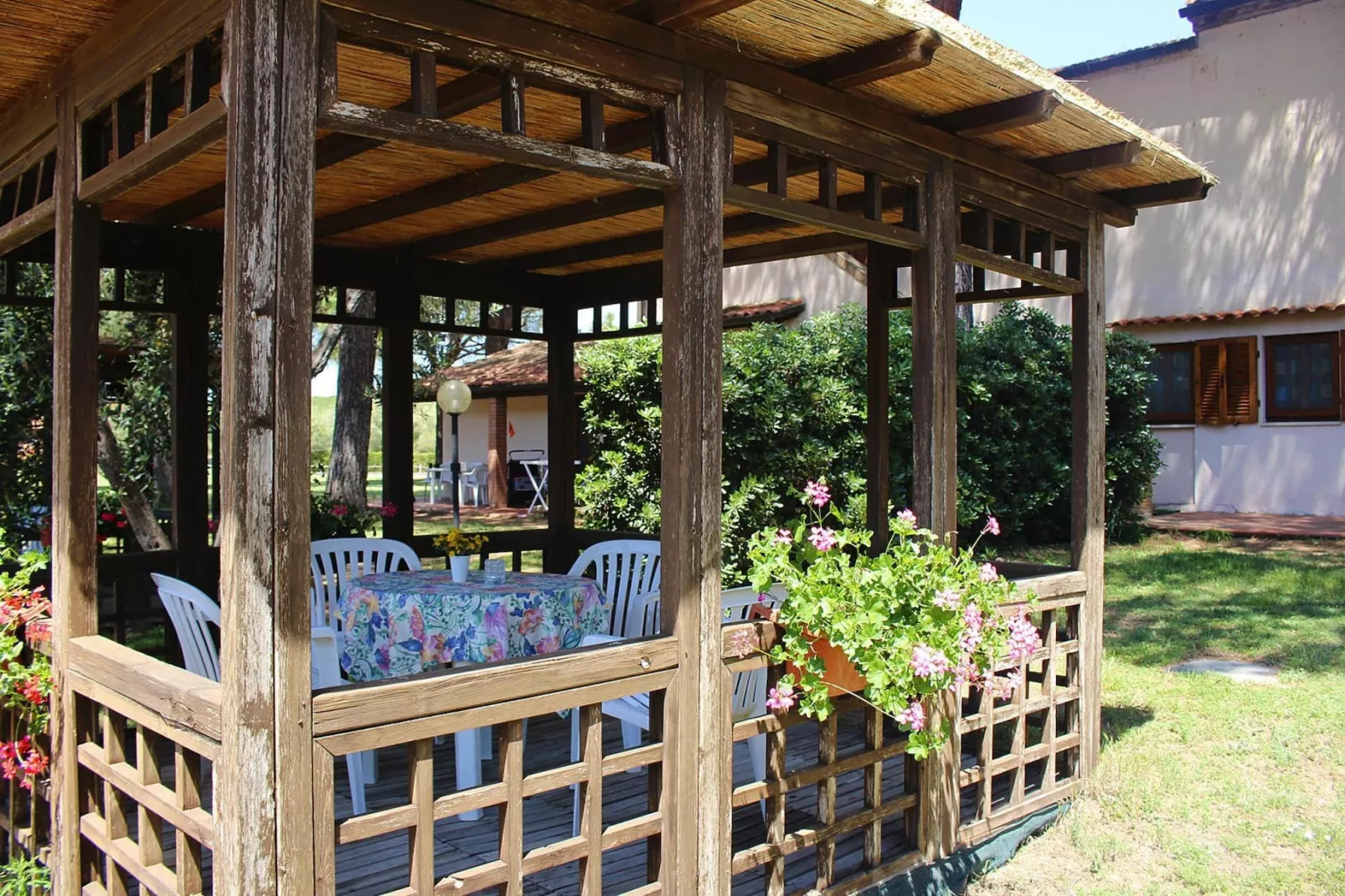 Ferienanlage Azienda Canova Seconda Marina di Grosseto EG Nebengebäude mit Gartenanteil-Terrasbalkon