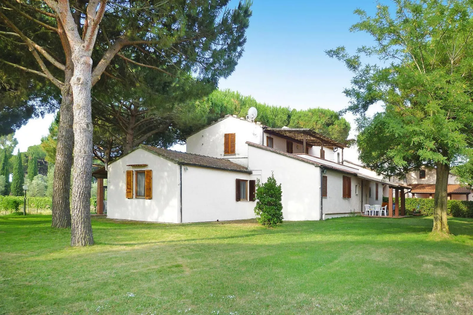 Ferienanlage Azienda Canova Seconda Marina di Grosseto EG Nebengebäude mit Gartenanteil-Buitenlucht