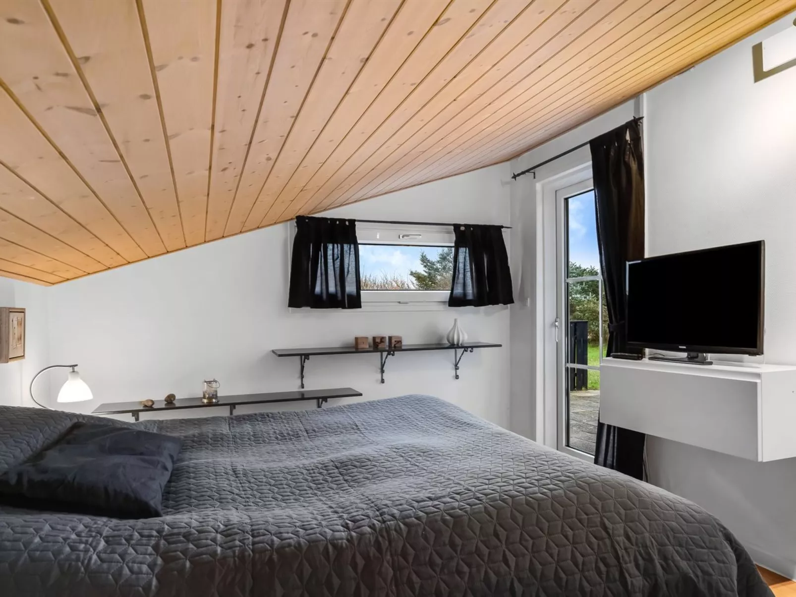 "Erblin" - 400m from the sea-Binnen