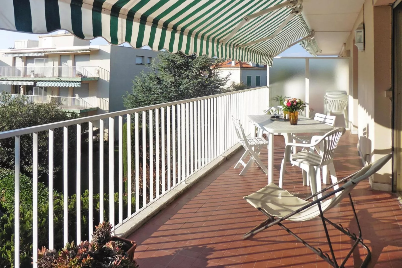 Ferienwohnung in Antibes-Terrasbalkon