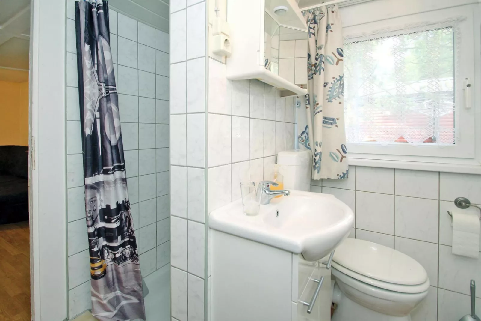 Bungalow 47 qm 4 Pers-Badkamer