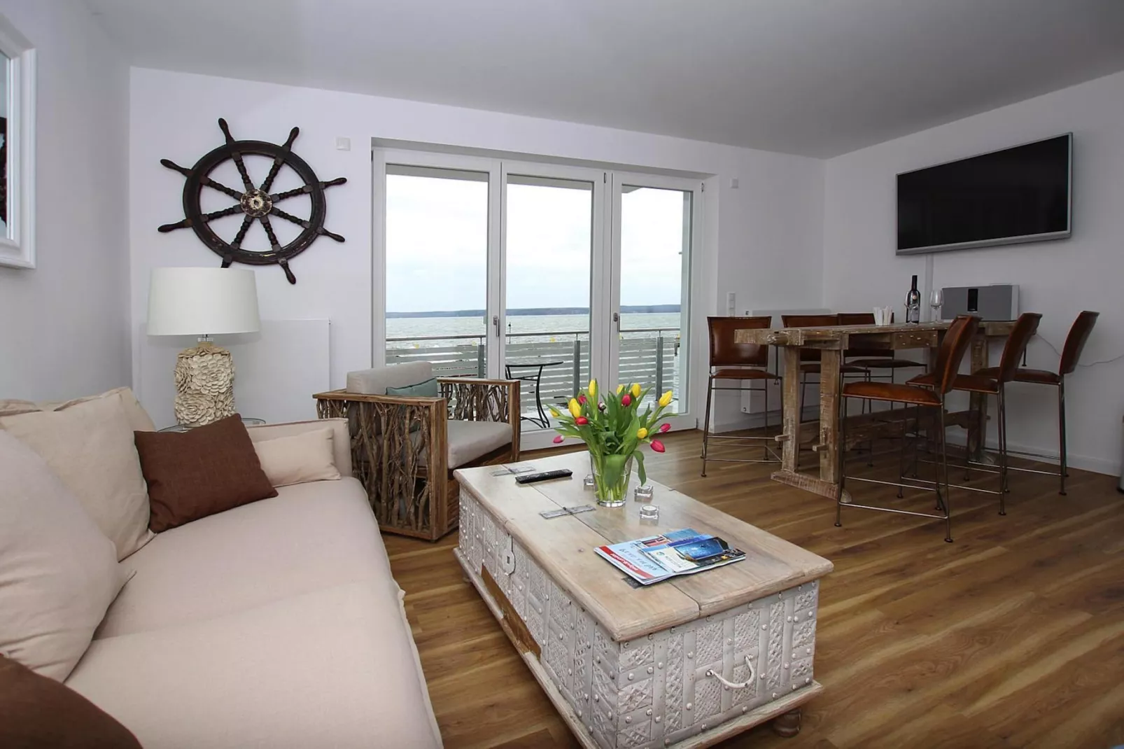 Fewo Seeblick 95 qm-Woonkamer