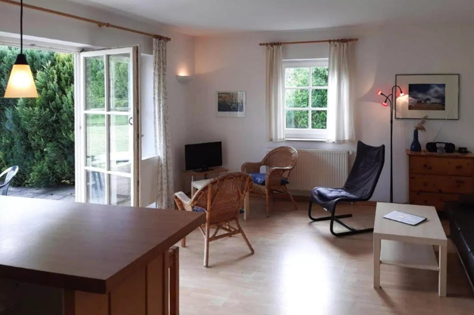 Wohnung unten links-Woonkamer
